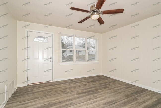 Foto del edificio - 9528 Ridge Ave