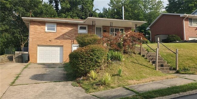 Building Photo - 419 Canyon Dr
