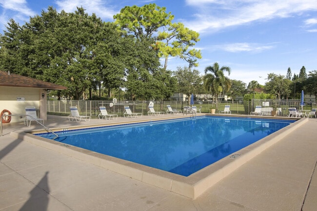 Foto del edificio - 6313 Chasewood Dr