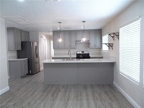 Building Photo - 7344 Vireo Dr