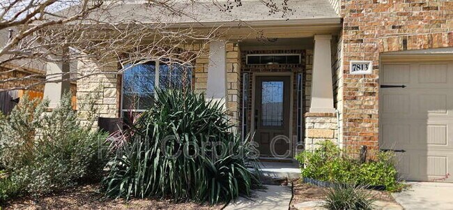 Foto del edificio - 7813 Cattlemen Dr