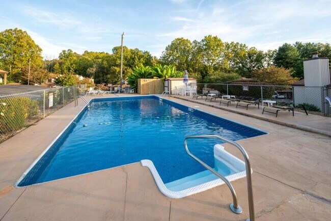 Foto del edificio - 1175 Pebble Dr