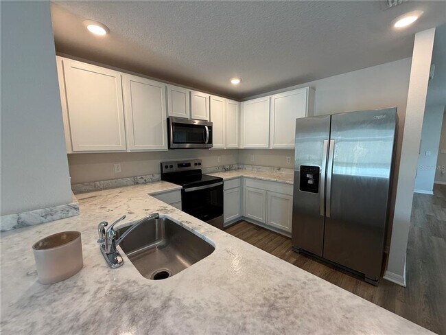 Building Photo - 5831 Silver Moonlight Dr