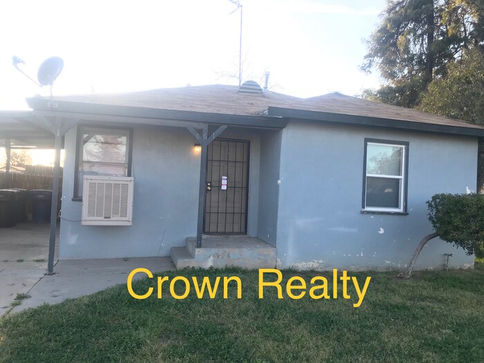 Primary Photo - 2/1 home on corner lot, Tulare