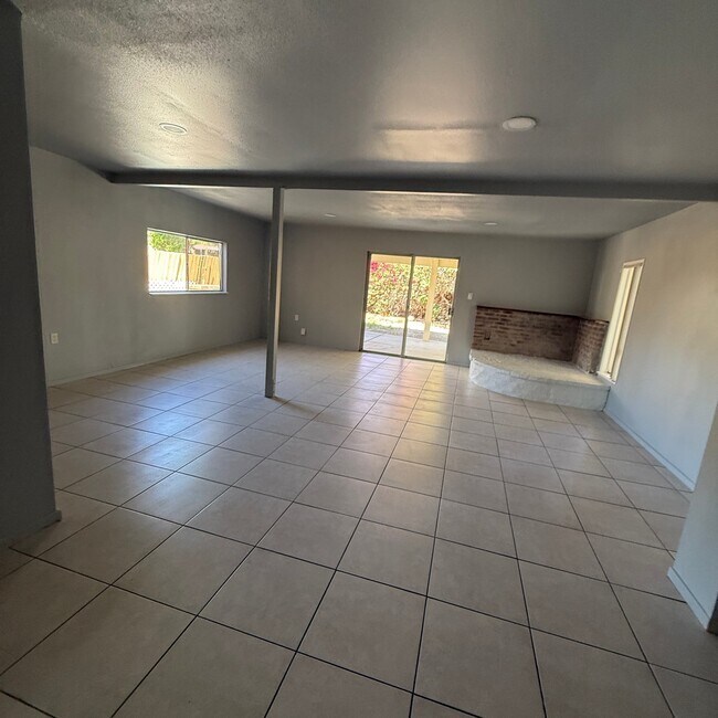 Foto del edificio - 933 Parkbrook St