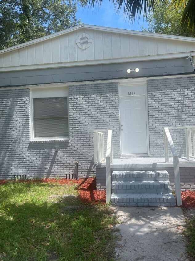 Foto principal - Fabulous 4 Bedroom 2 Bath!