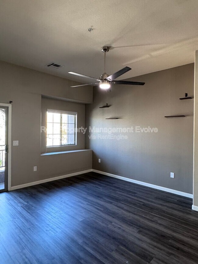 Foto del edificio - 2150 W Alameda Rd