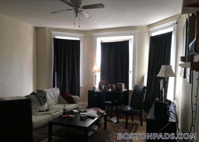 Building Photo - 55 Park Dr