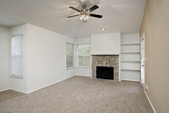 Building Photo - The Crossings Apartments