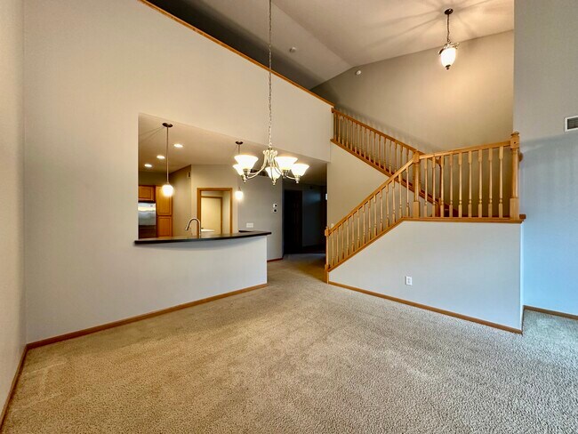 Building Photo - 9725 Alvarado Ln N