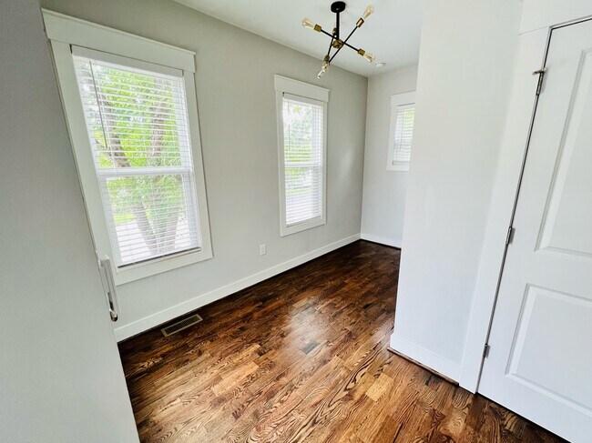 Foto del edificio - 2742 Newbold St