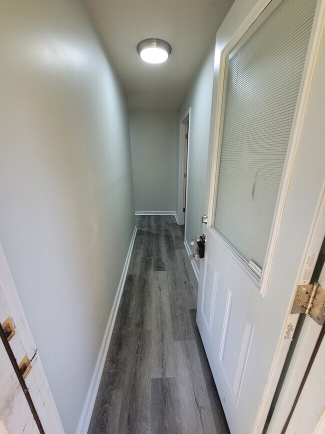 hall way entrance - 6721 Jewel Ave