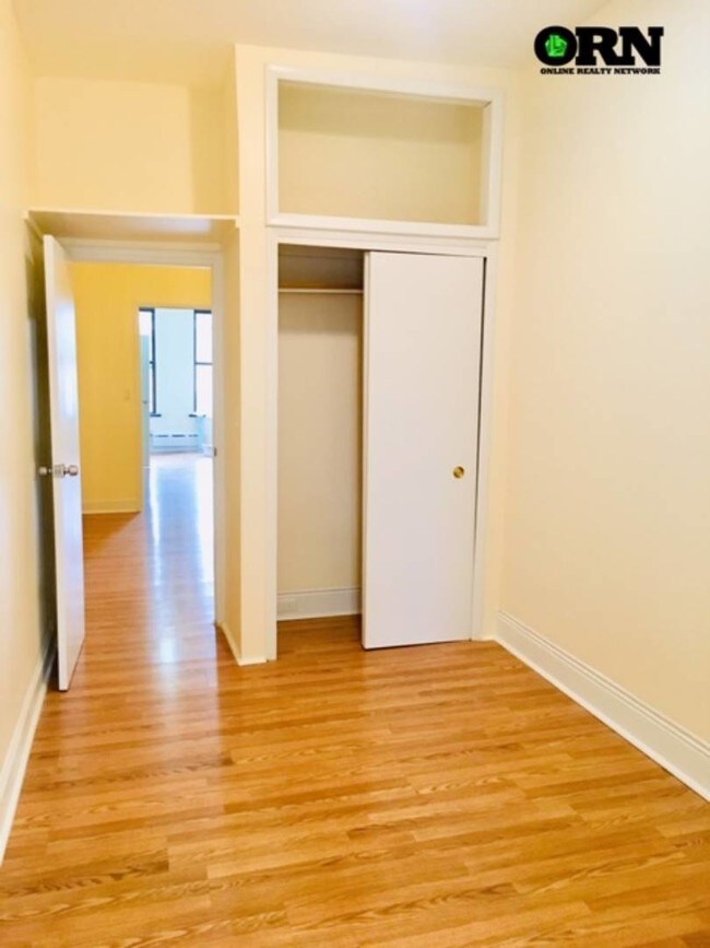 Building Photo - 507 Onderdonk Ave