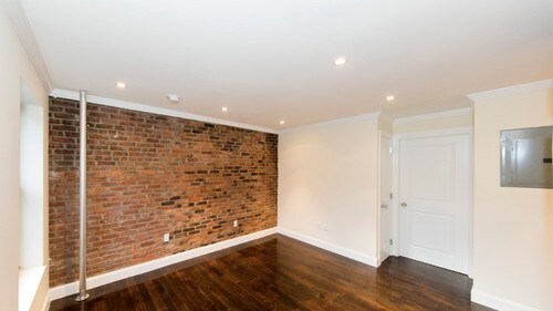 Foto del edificio - 445 E 9th St