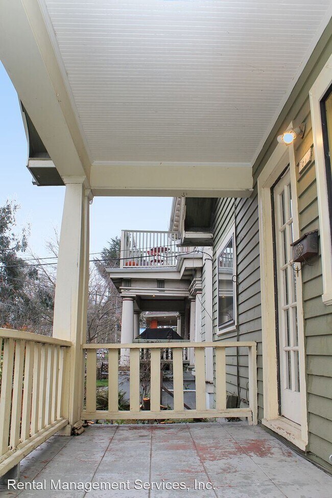 Building Photo - 2 br, 1 bath House - 2616 NE 7th Ave