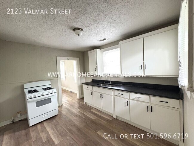 Foto del edificio - 2123 Valmar St