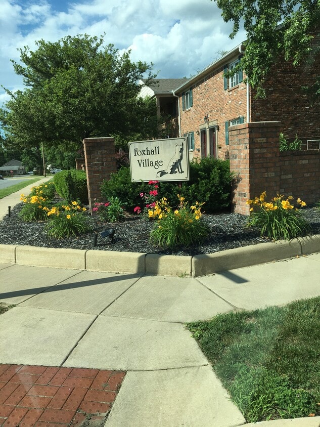 Foxhall Village Condominiums - 6521 Cornwall Ct