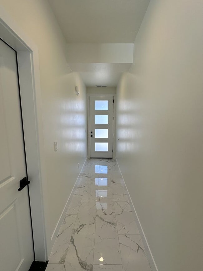 Building Photo - Brand New 3 Bed / 2.5 Bath Townhome – Internet Included