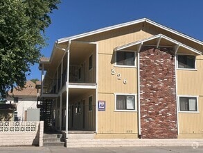 Building Photo - 326 Limoneria Ave