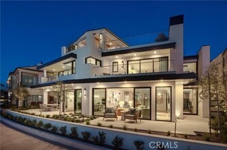 Building Photo - 130 S Bay Front