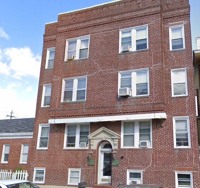 Primary Photo - 11 S Oakland Ave