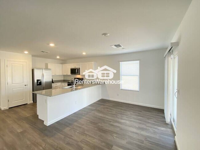 Foto del edificio - 4bed 2bath NEW build - Great layout w/ Goregous Kitchen