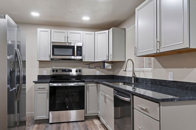 Building Photo - 138 Lynnwood Dr