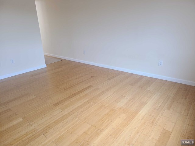 Foto del edificio - 65 Fairview St