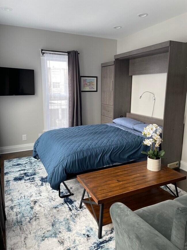 Building Photo - 433 Wisconsin Ave