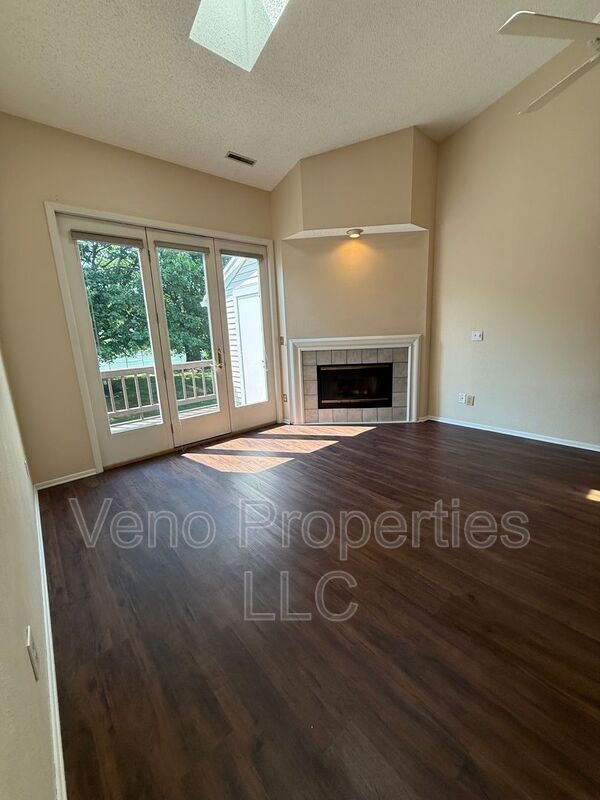 Foto del edificio - 4808 Foxwood Dr S