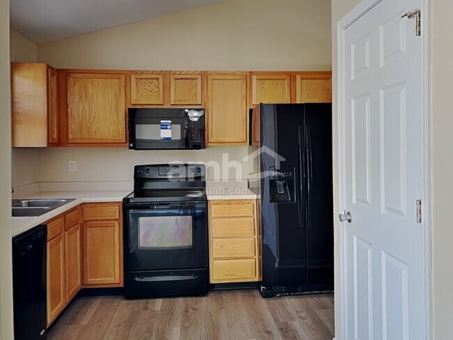 Foto del edificio - 1632 Raintree Ct