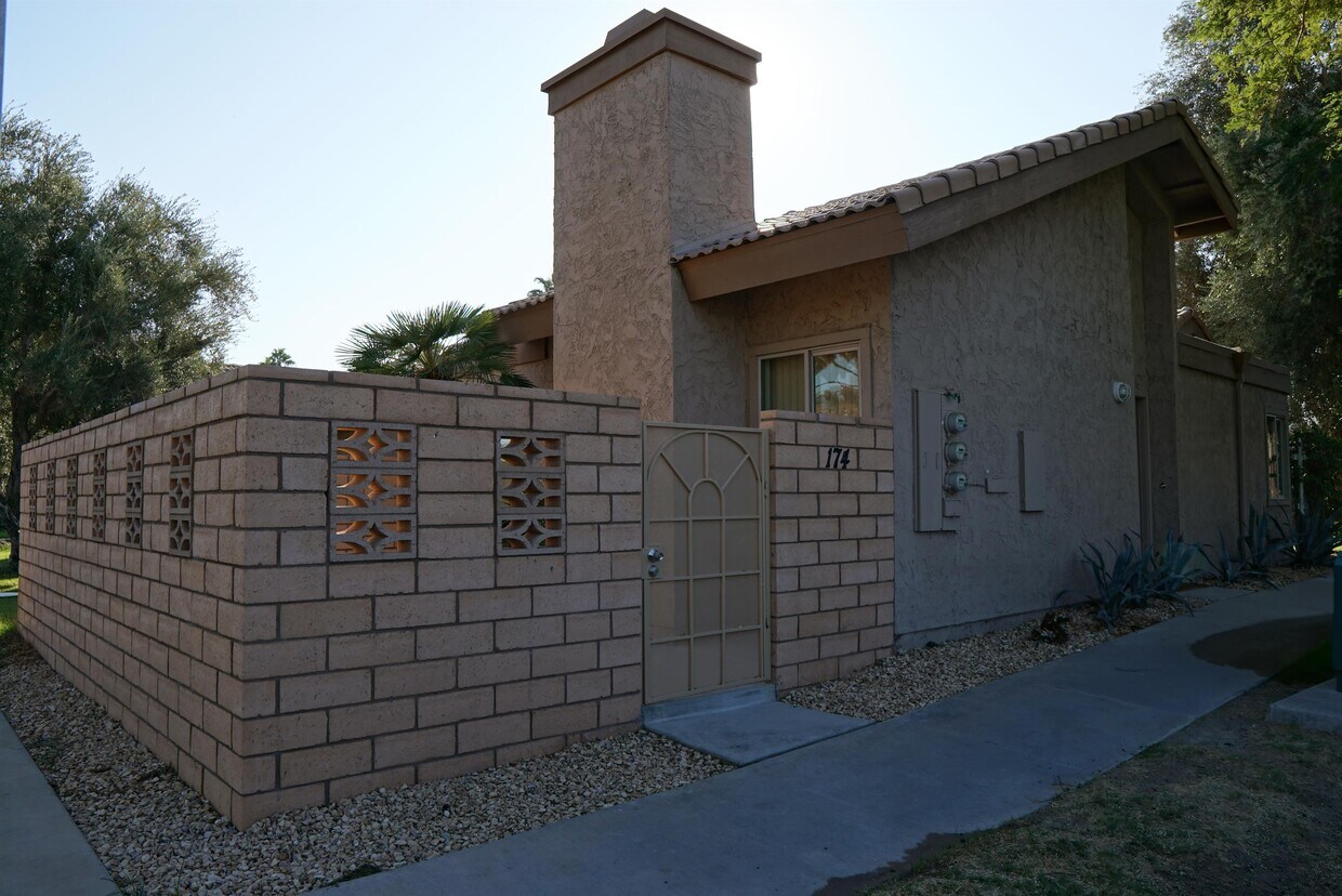 47395 Monroe St, Indio, CA 92201 Townhome Rentals in Indio CA