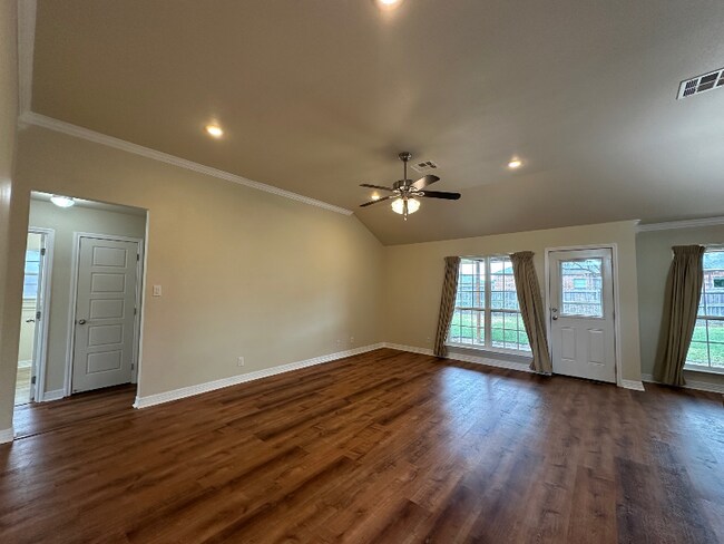 Building Photo - 3307 Churchill Dr