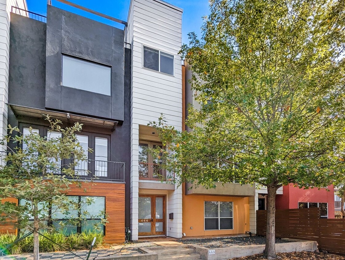 Photo - COMING SOON! 444 Oxford St **Ask about our NO CASH DEPOSIT option!**