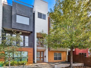 Building Photo - 444 Oxford St