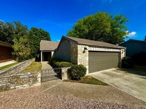 Building Photo - 370 Englewood Dr