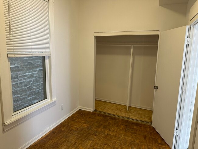 Building Photo - 2139 N Karlov Ave