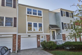 Building Photo - 2035 Stanley Ct