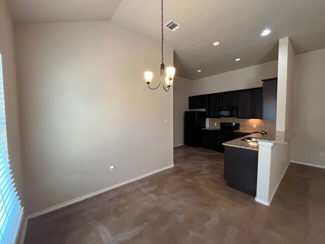 Foto del edificio - 698 Saengerhalle Rd