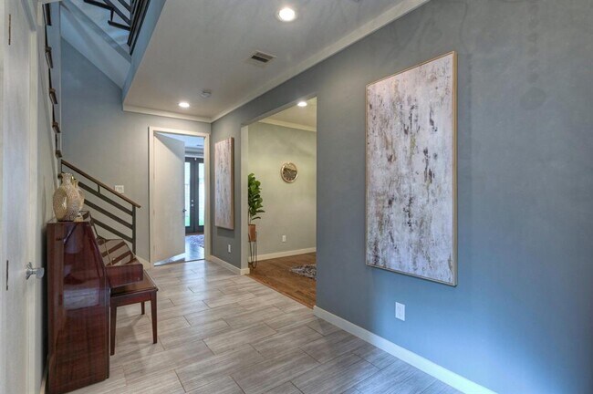 Foto del edificio - 1712 Oakdale St