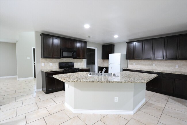 Foto del edificio - 17703 Rose Summit Ln