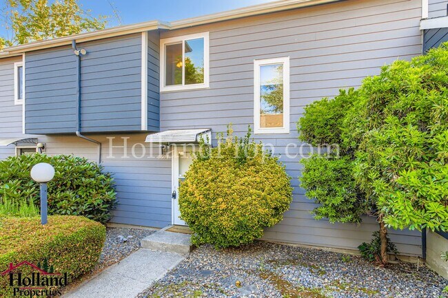 Foto del edificio - Charming Beaverton Home with Spacious Yard...