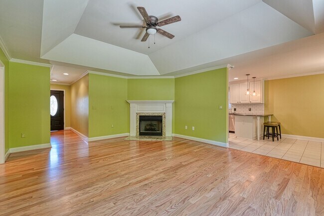 Foto del edificio - 210 Rivermill Ct