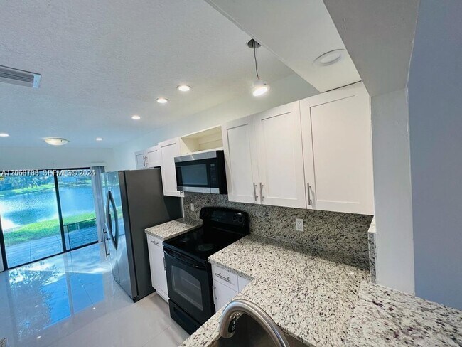 Building Photo - 4157 SW 85th Ave