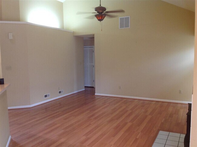 Building Photo - 4405 Brookview Terrace