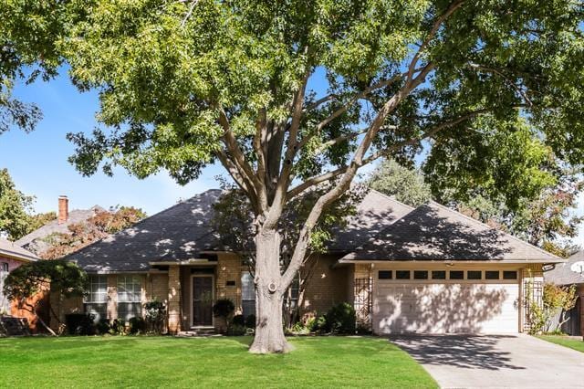 Building Photo - 2120 Steeplewood Dr