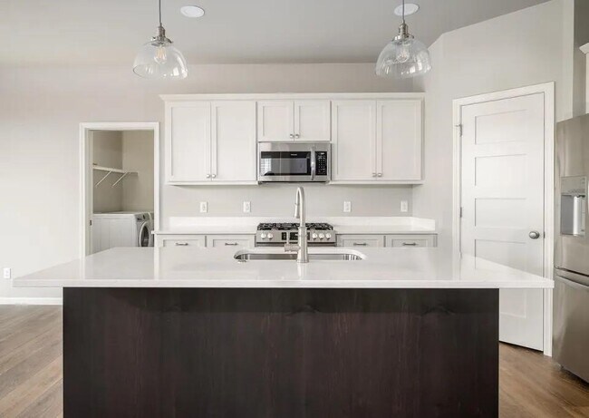 Building Photo - 2019 Leopold Way