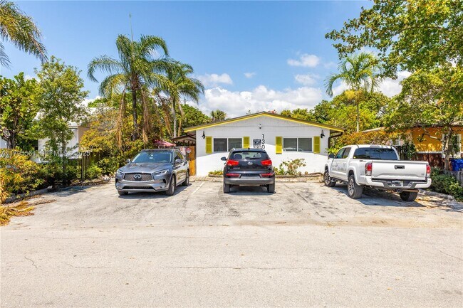 Foto del edificio - 1305 NE 2nd Ave