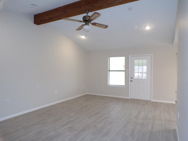 Building Photo - 706 Kincheloe St