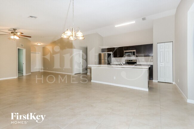 Foto del edificio - 4522 SW Savona Blvd